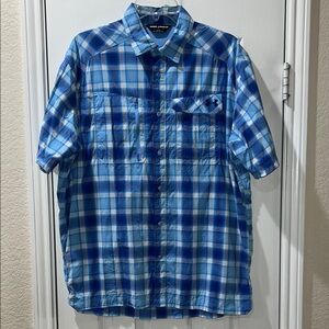 Mens LG Under Armour UA SS Golf Hiking Heat Gear Button Up Plaid Blue Shirt